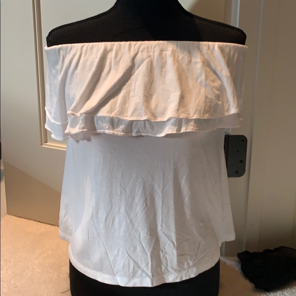 Lily Pulitzer Off the should shirt